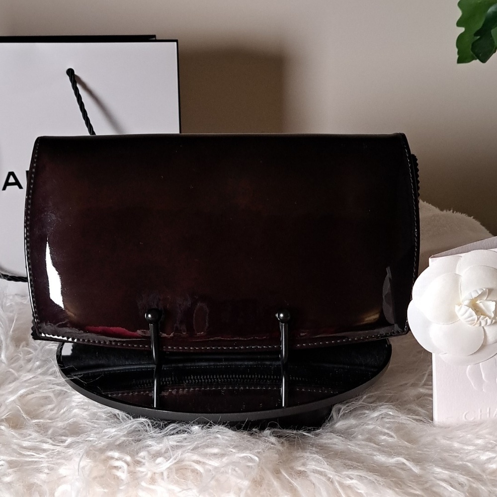 CHANEL Patent Trousse Maquil Clutch Wallet Black Like New - Picture 7 of 17